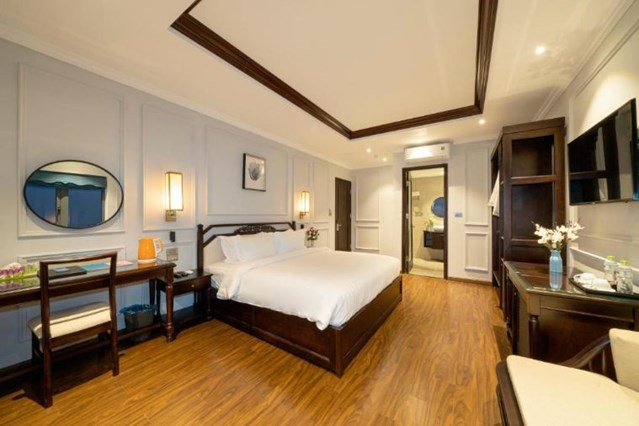 Phòng Executive River View Double with Balcony